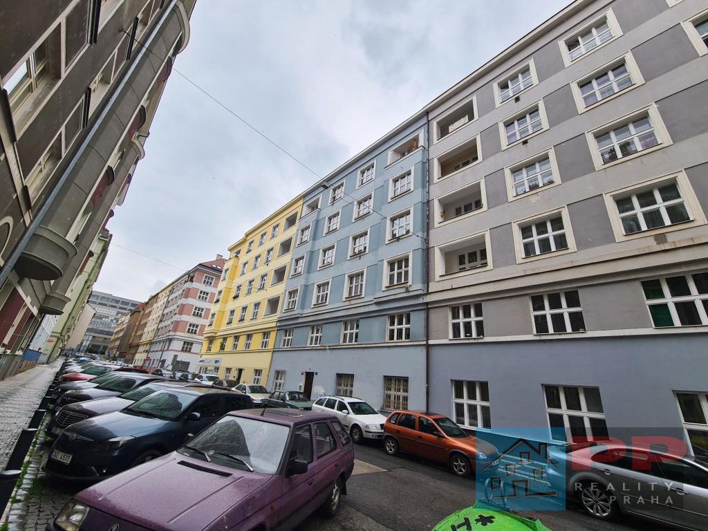 Prodej bytu 2+1/B, 92m2, OV, Praha 7 - Holešovice, ul. Šternberkova