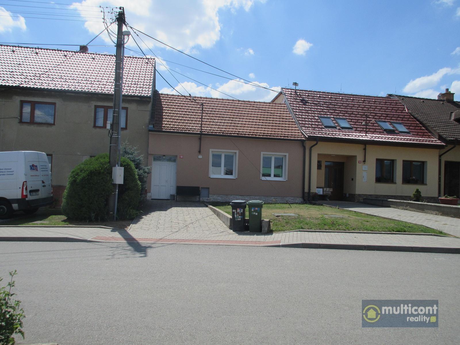 Prodej řadového rodinného domu v Rousínově - Královopolských Vážanech