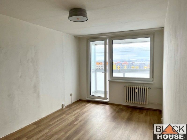 Prodej bytu 2+kk, 43 m2, Praha 10 - Horní Měcholupy, obrázek č. 1