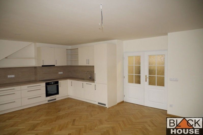Pronájem bytu 4+kk, 110,2 m2, Praha 10 - Vršovice, obrázek č. 3