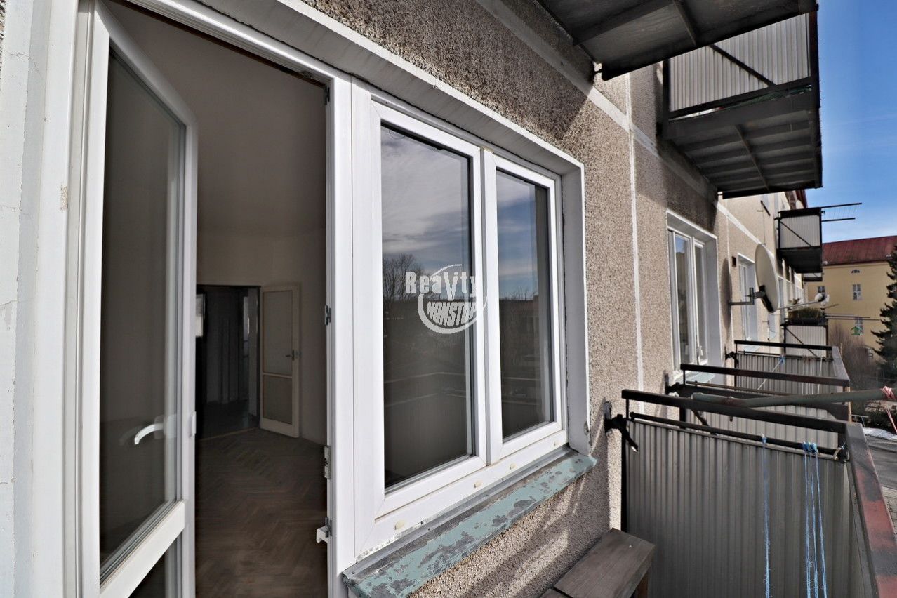 Nabízíme k prodeji panelový byt 2,5 + 1 s balkónem v OV na ulici Žižkova v Jihlavě, obrázek č. 3