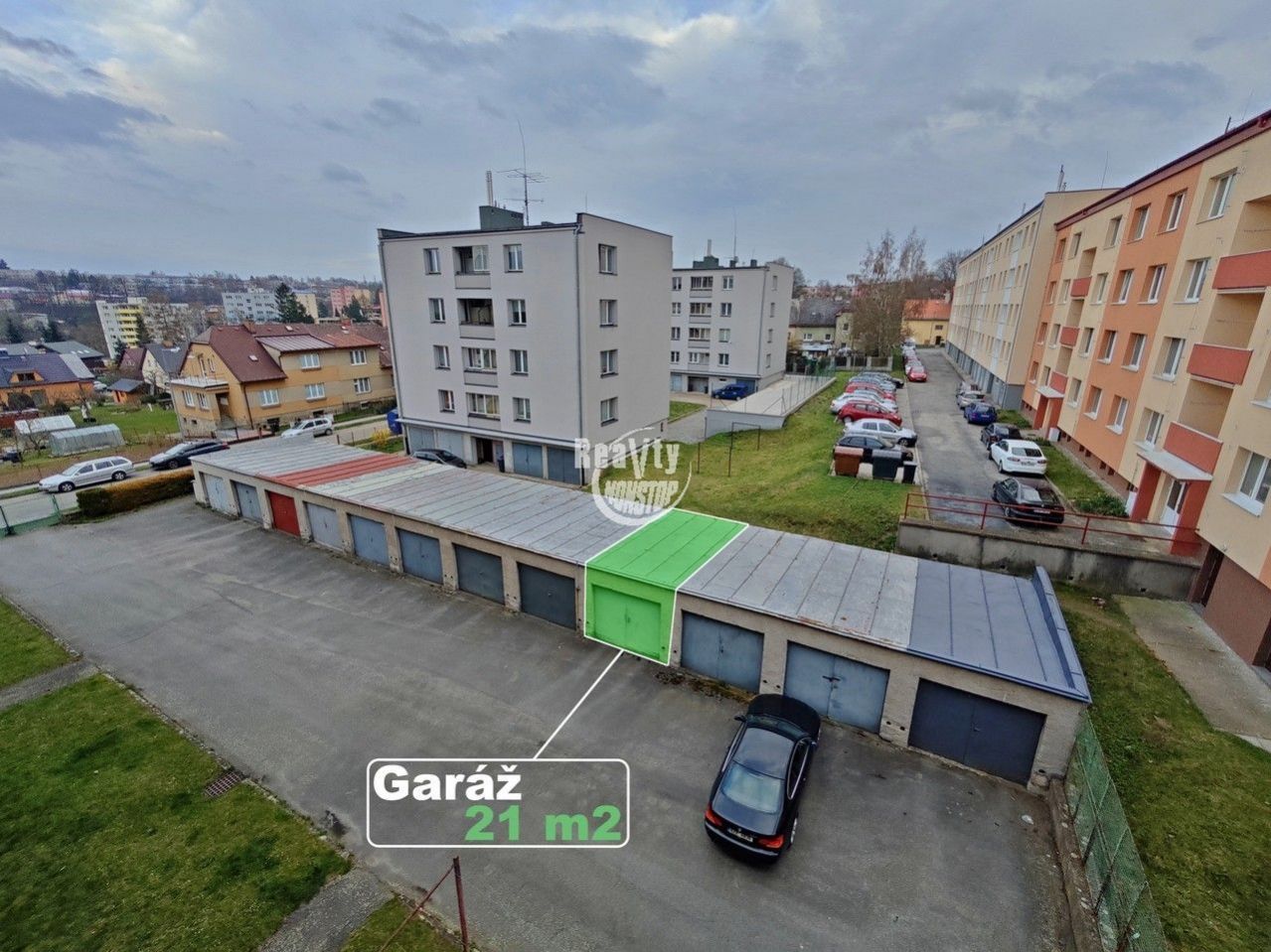 Prodej prostorného zděného bytu 3+1 s garáží a velkým sklepem u centra Jihlavy, Mošnova ulice, obrázek č. 2