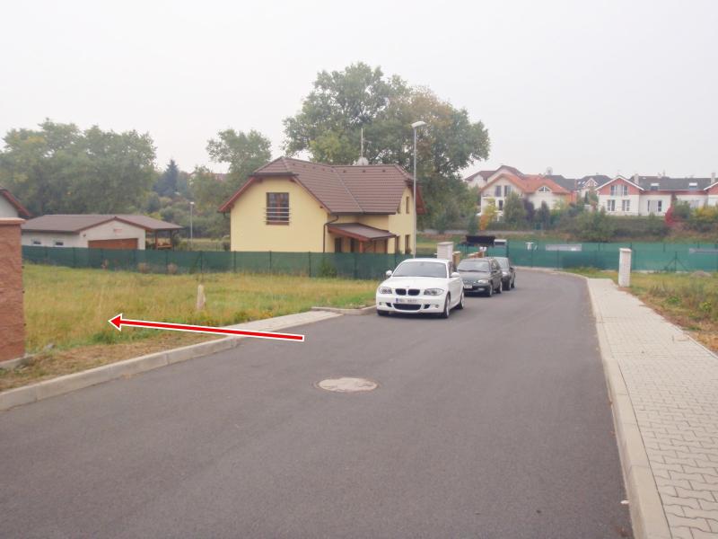 Prodej ideálního stavebního pozemku pro RD, 758 m2, Bašť – Praha - východ