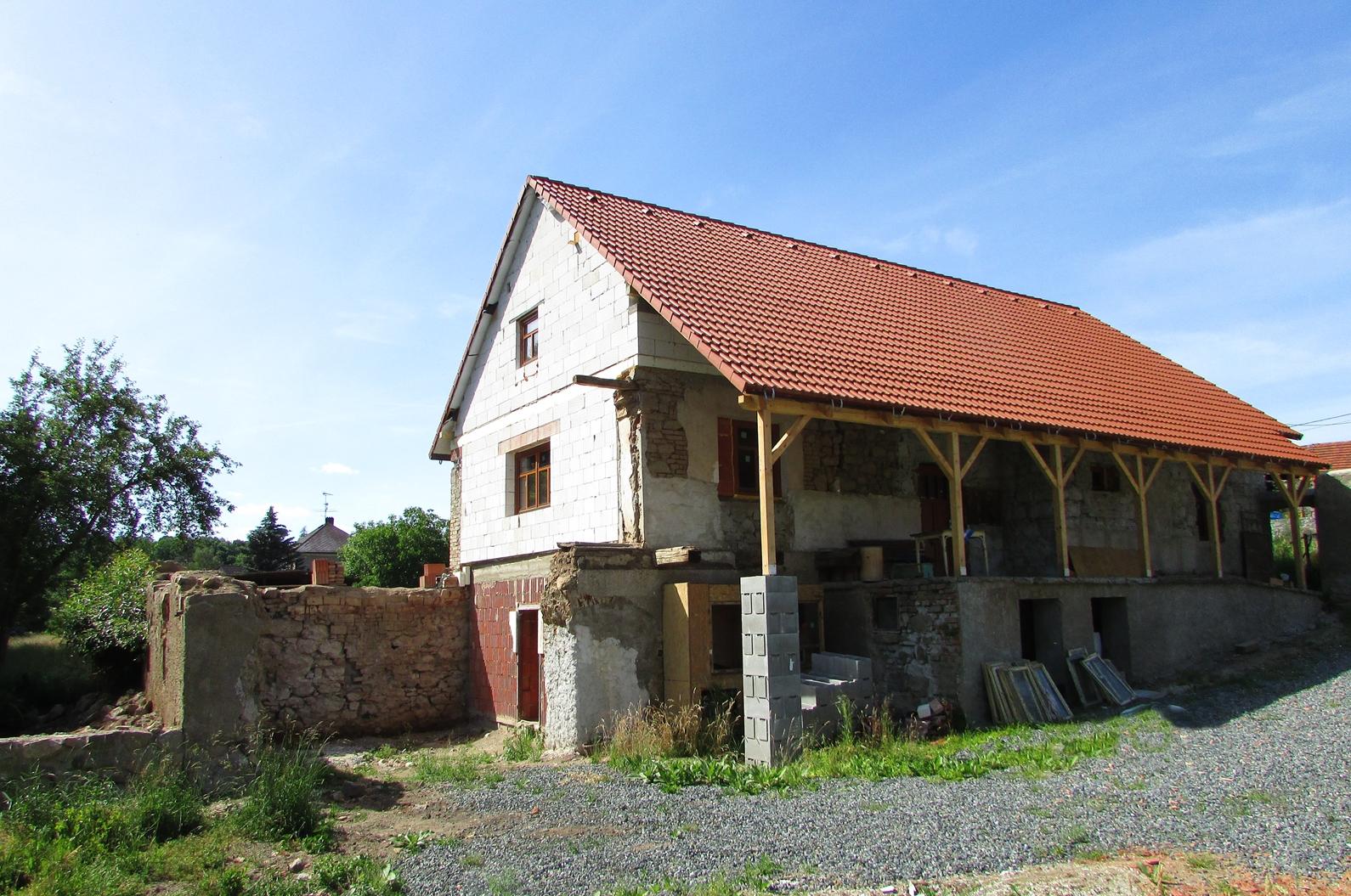 Původní kamenná usedlost s velkým pozemkem 2 130 m2 u Benešova, obrázek č. 3