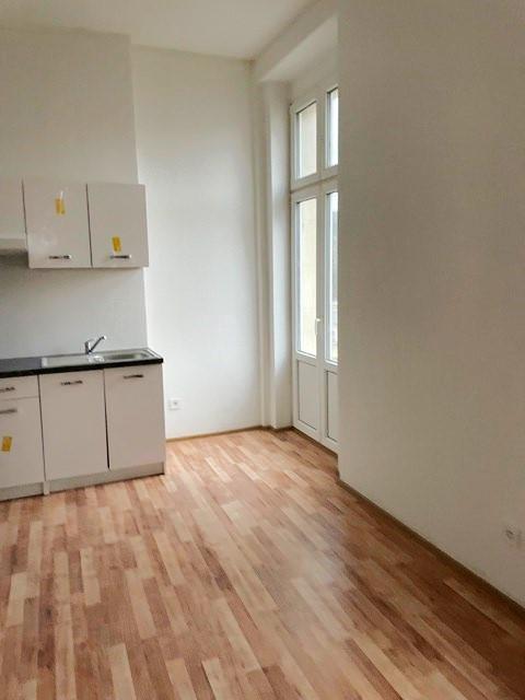 Pronájem nového bytu 1+kk, 13 m2, Praha 6 - Malý