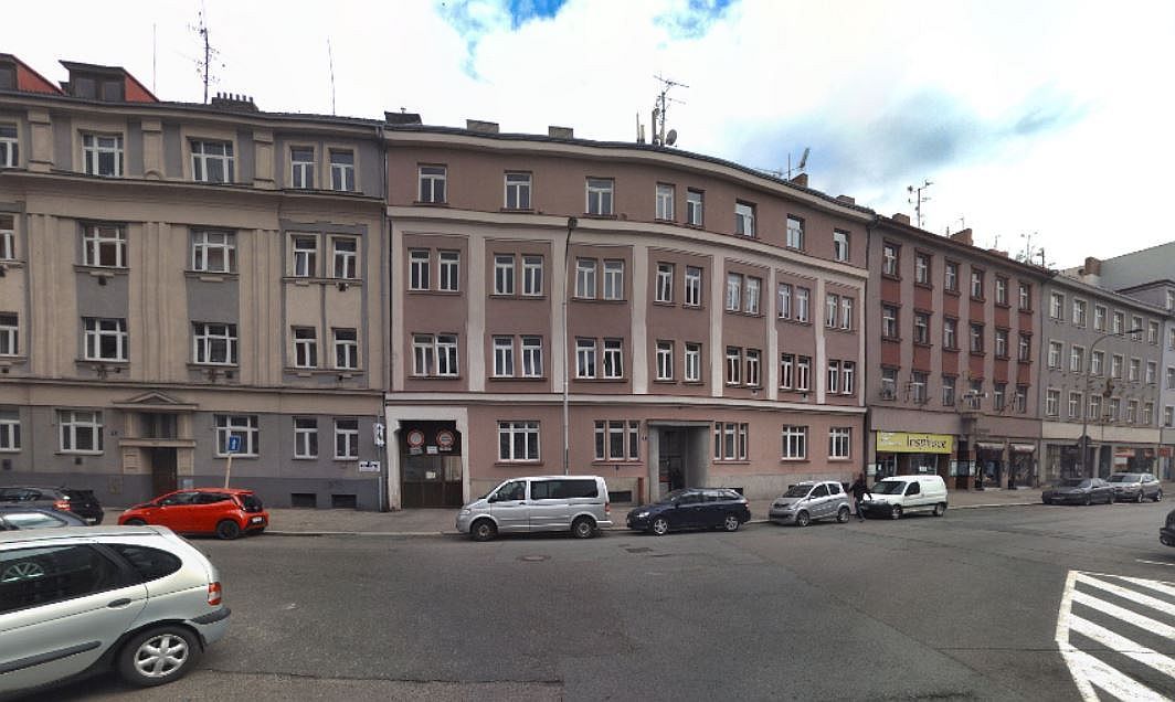Pronájem prostorného bytu 1+1 Hradec Králové, obrázek č. 1