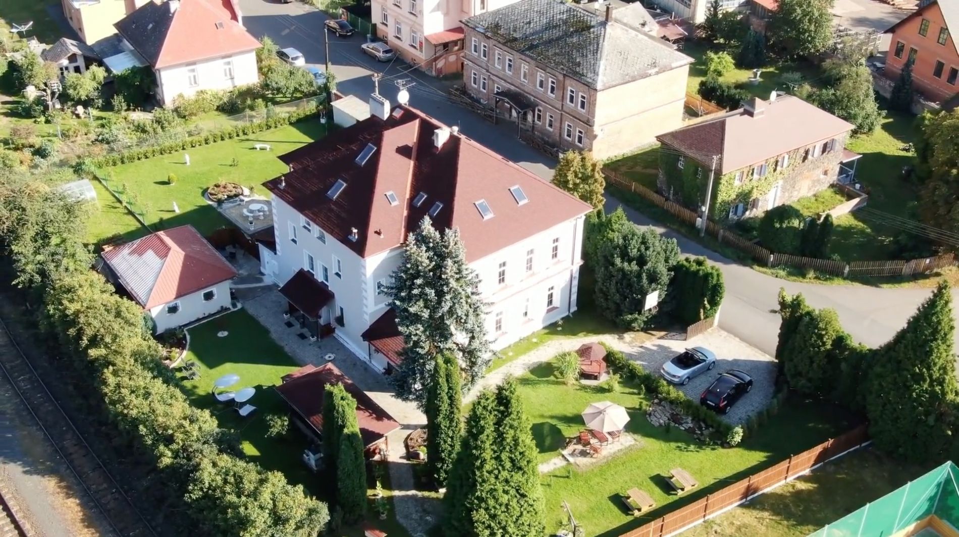 Prodej prosperujícího hotelu 998 m2 s pozemkem 2058 m2, Vojkovice nad Ohří, okres Karlovy Vary, obrázek č. 1