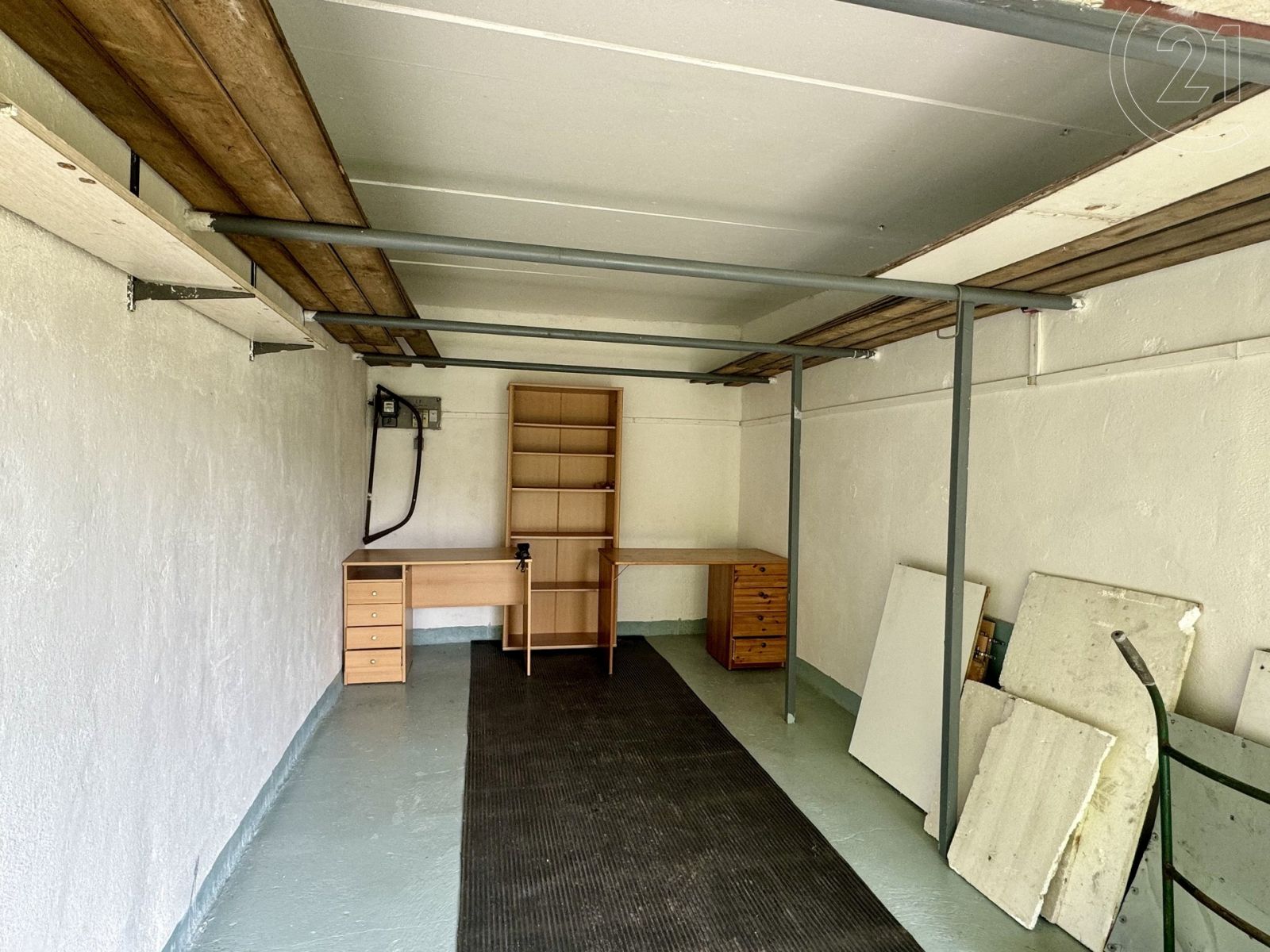Prodej zděné garáže 18 m2 v uzamykatelném areálu, Praha 10 - Strašnice, obrázek č. 2
