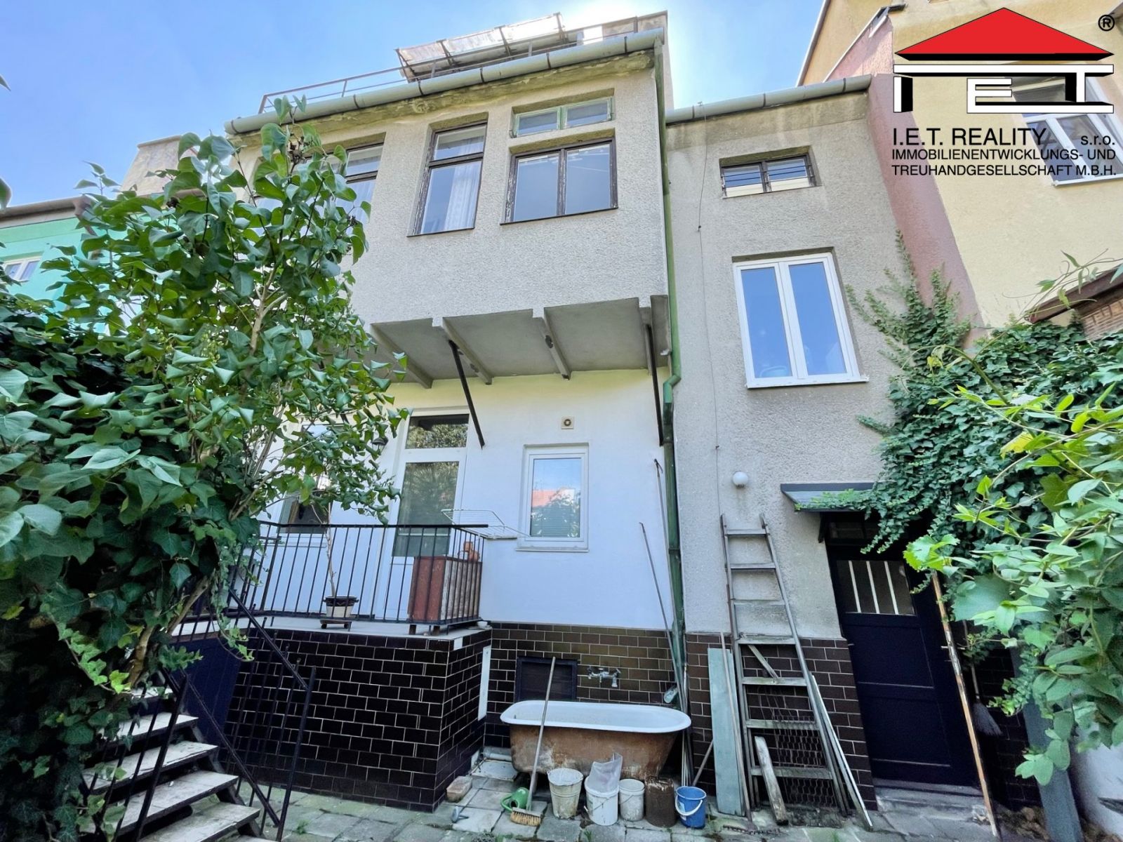 Prodej rodinného domu (cca 280 m2) - Brno - Černovice, obrázek č. 1