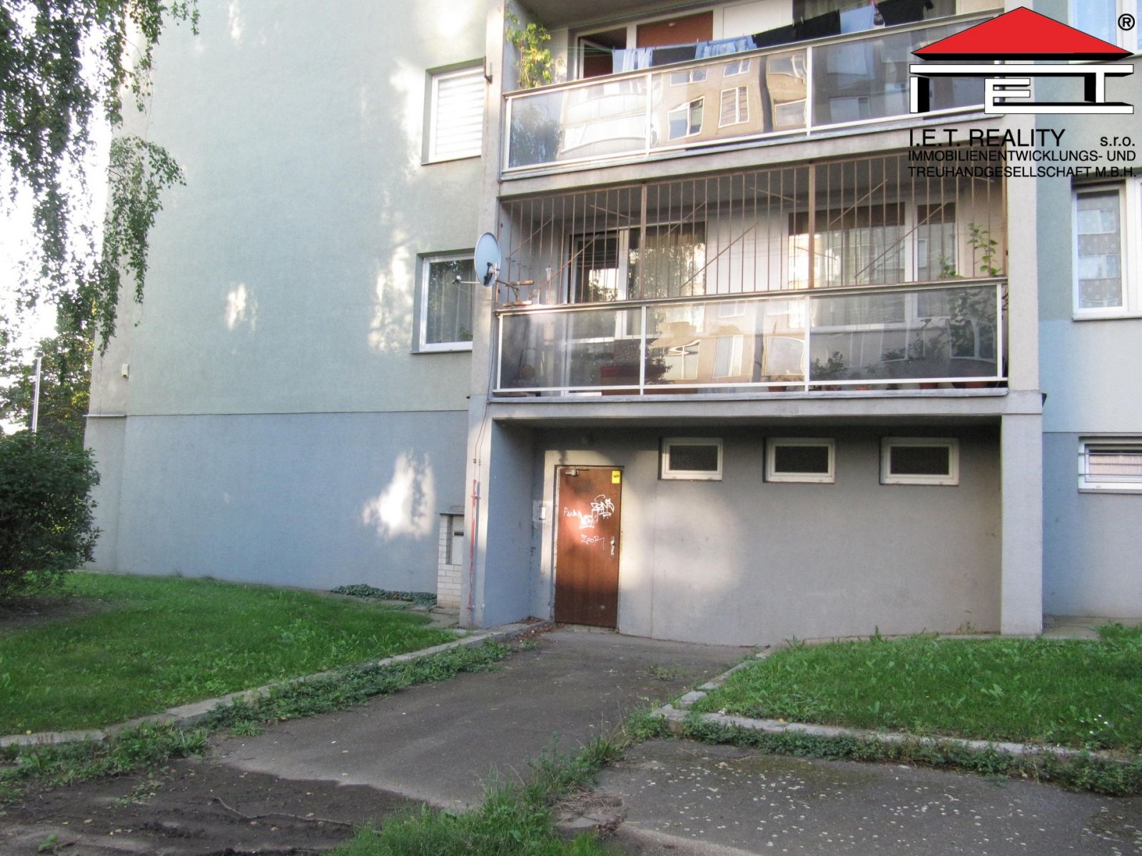 Prodej nebytového prostoru o výměře 118 m2 v ulici Hledíkova, Praha 10, obrázek č. 1