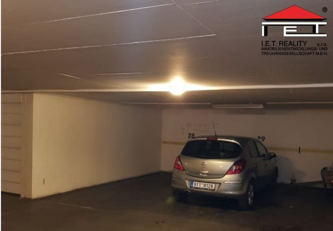 Pronájem garážového stání 13 m2 - Brno - Údolní, obrázek č. 1