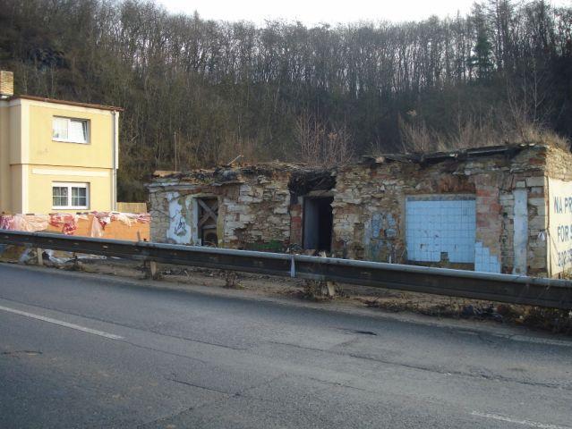 PRODÁNO - Prodej zchátralého RD s pozemkem 831 m2, Šárecké údolí, ul. Horoměřická, Praha 6 - Dejvice
