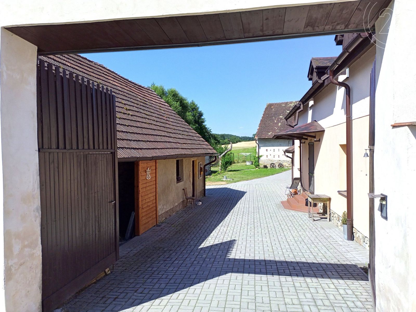 Prodej zemědělské usedlosti 951 m2 s pozemkem 7745 m2 v obci Droužetice u Strakonic, obrázek č. 1