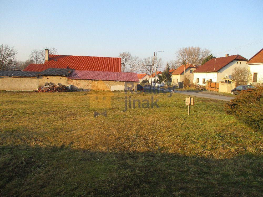 Prodej pozemku k bydlení, 1543m2, ve vesnici Skramníky, obec Klučov, okres Kolín