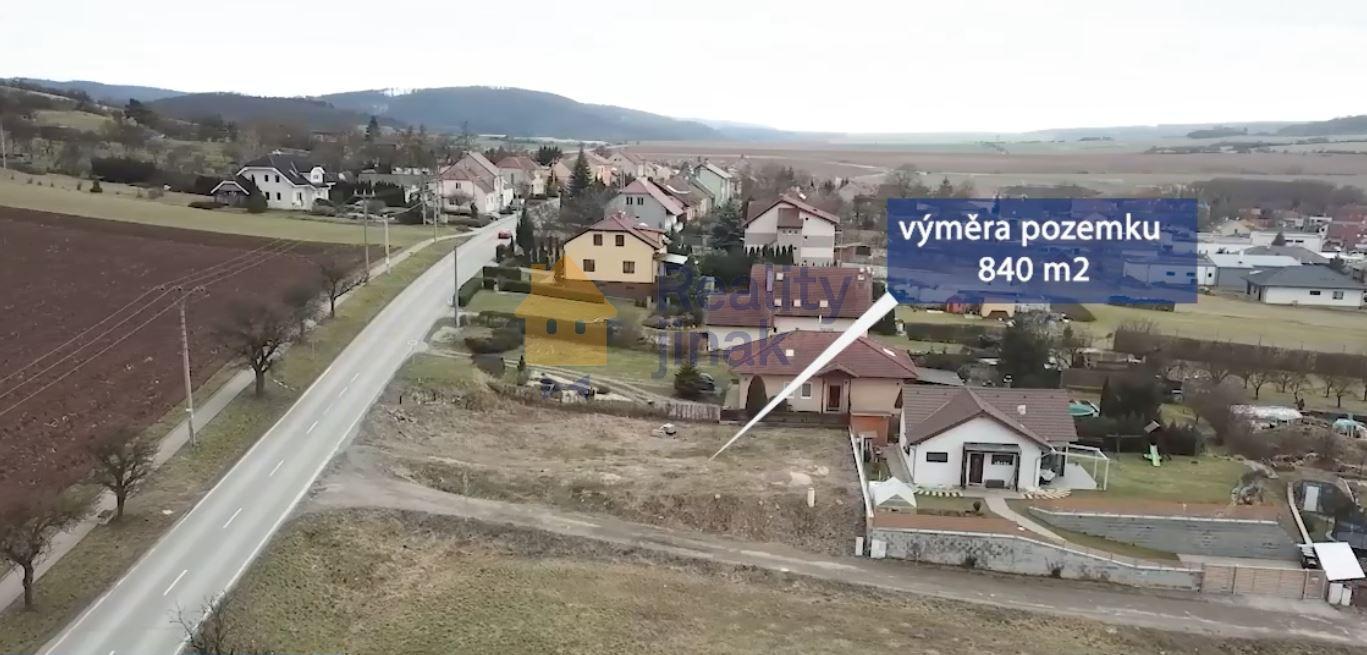 Prodej pozemku pro bydlení se stavebním povolením, 840 m2, Čebín, Brno - venkov, obrázek č. 2