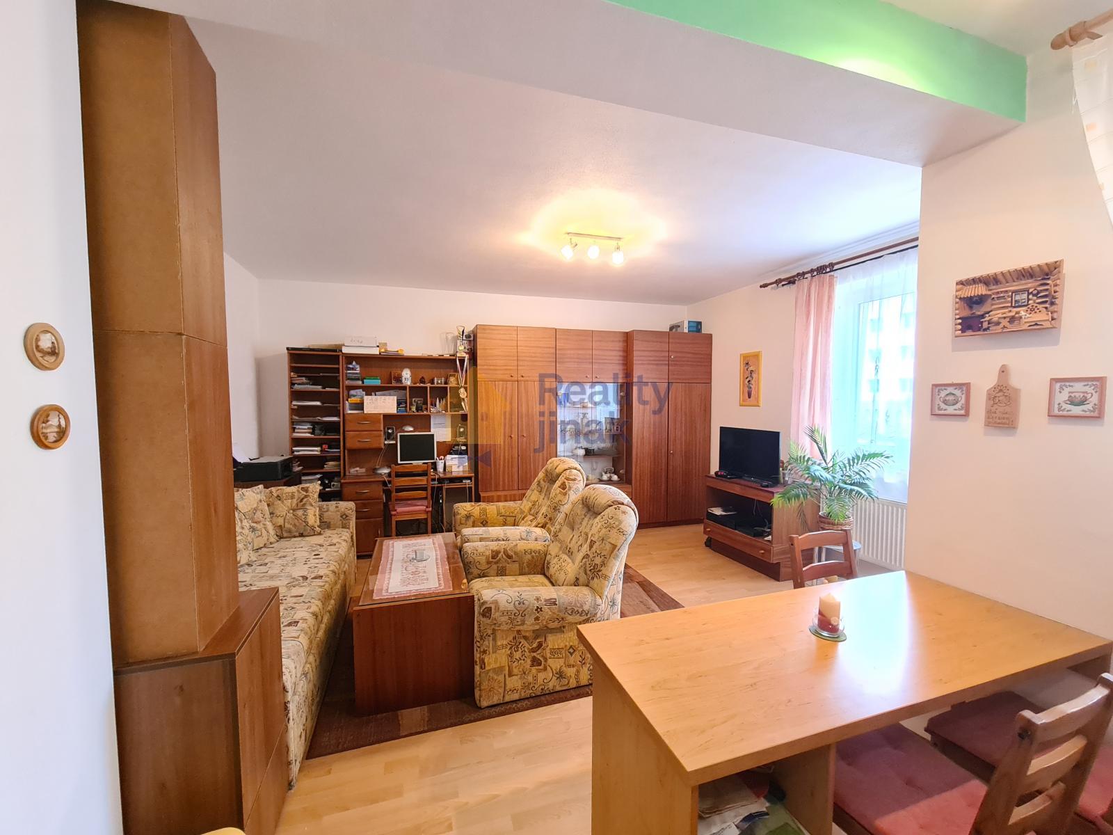 Prodej cihlového bytu 1+1 v OV, 58 m2, balkon, sklep, ul. Sportovní, Ivančice, obrázek č. 3