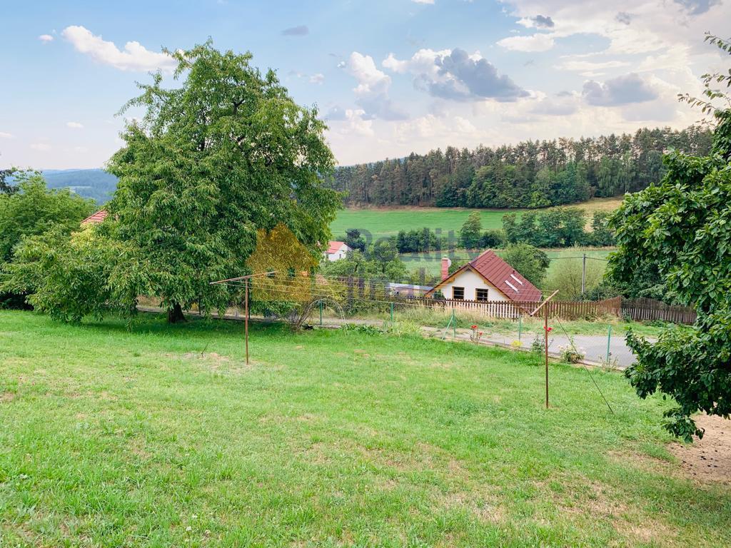 Pozemek 960 m2, k.ú. Nechalov, obec Drevníky k bydlení/rekreaci, v intravilánu obce