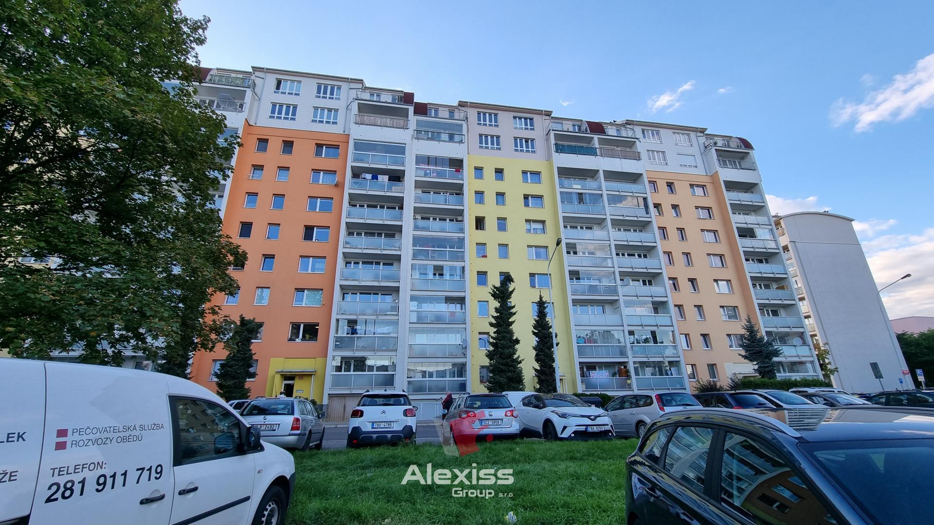 Nabízíme byt 2+1, sklep, 53 m2, Nýdecká, Praha 9, Letňany