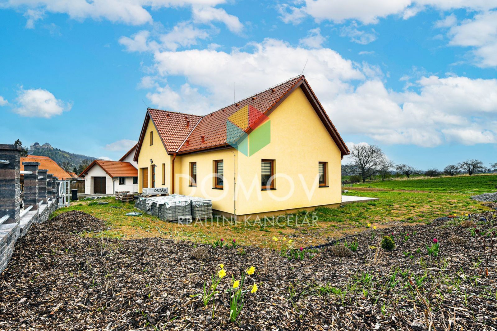 Novostavba RD 4+kk na pozemku 1.101 m2 v obci Točník - Berounsko, obrázek č. 1