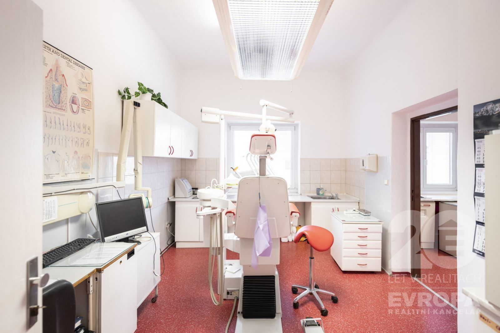 Zavedená zubařská praxe, ordinace o výměře 73 m2 se zázemím, čekárnou, wc, koupelna i sklad, Sokolov, obrázek č.8