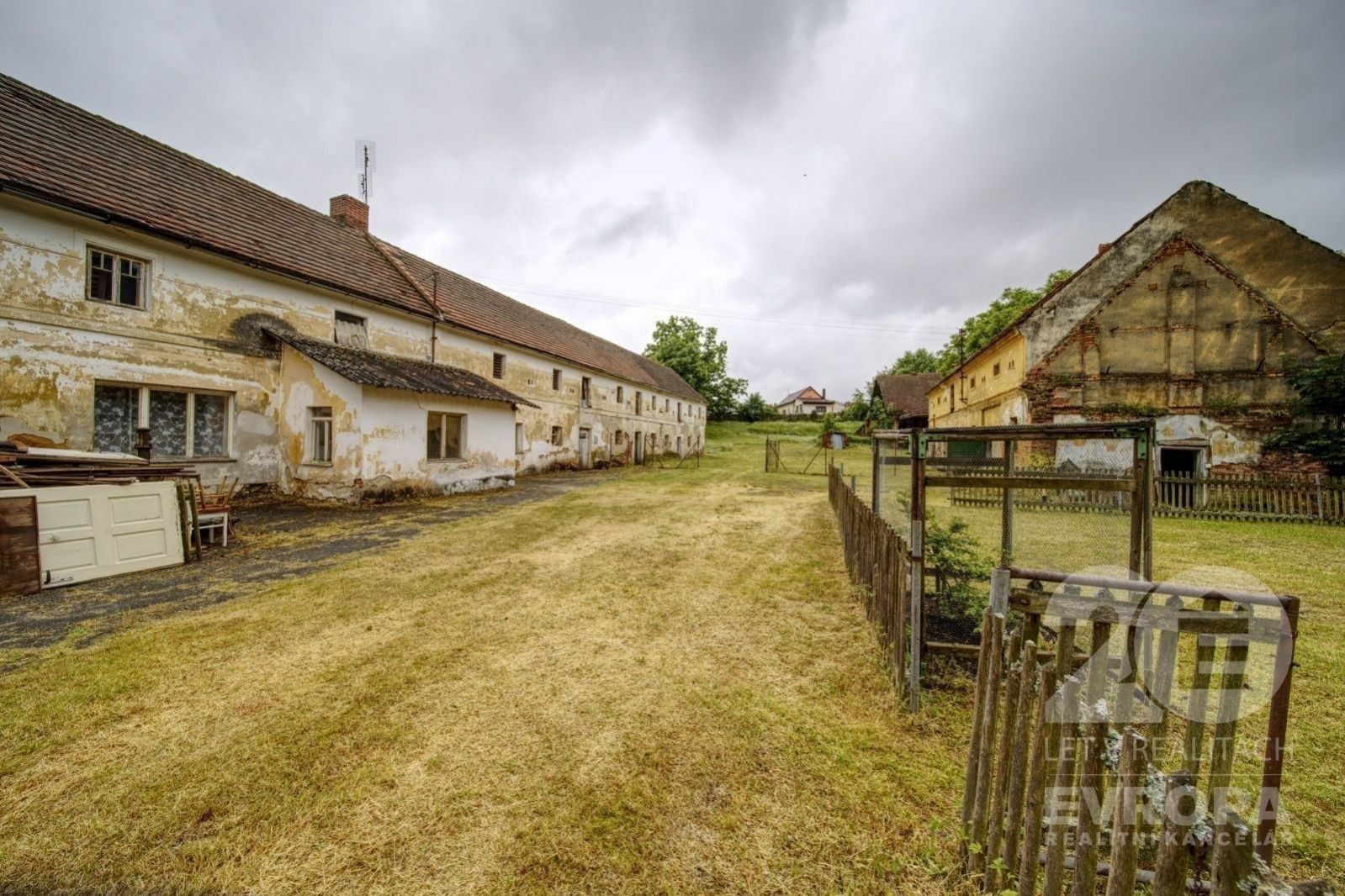 Prodej zemědělské usedlosti na pozemku 3 016 m2 v obci Mířovice-Ves Touškov., obrázek č. 2