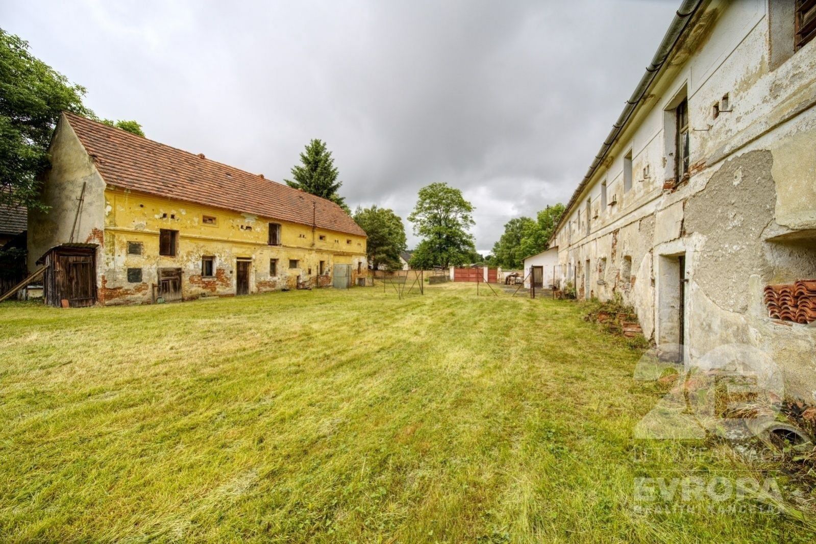 Prodej zemědělské usedlosti na pozemku 3 016 m2 v obci Mířovice-Ves Touškov., obrázek č. 1
