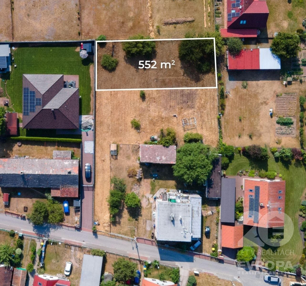 Prodej pozemku  o rozloze 552 m2 v obci Lohenice u Přelouče, obrázek č. 1