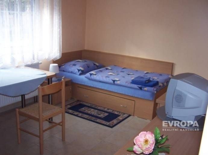 Ubytování pro studenta v rodinném penzionu v Hradci Králové -Kuklenách, obrázek č. 1