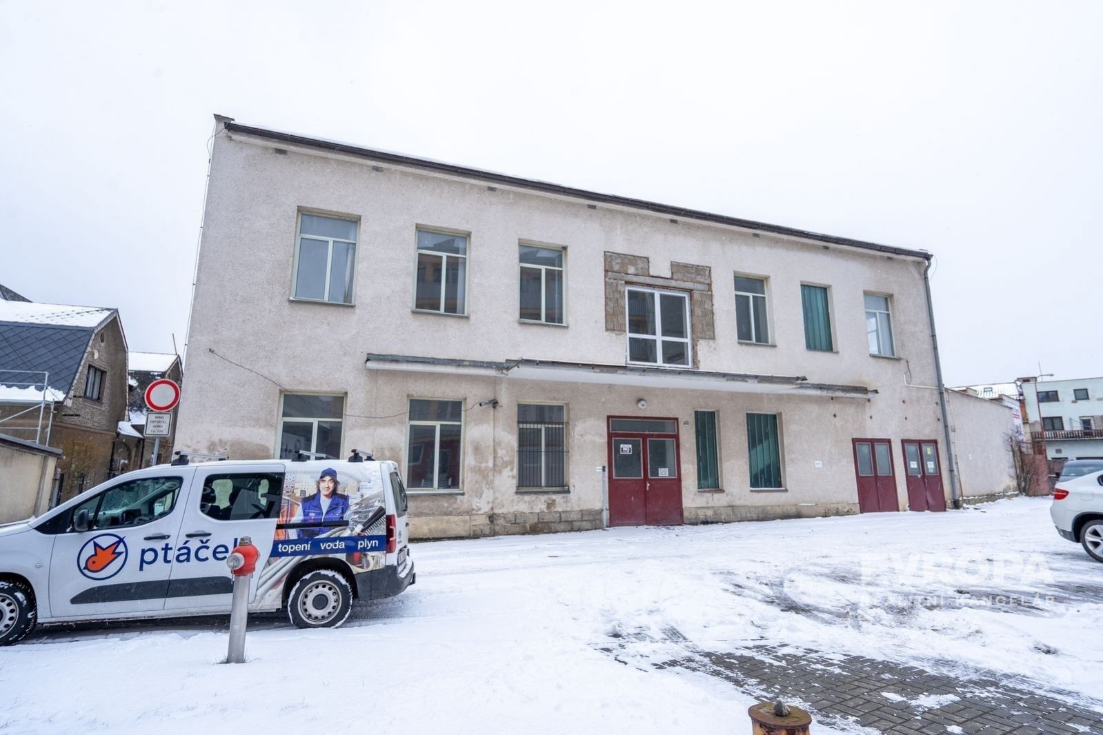 Pronájem výrobního a skladovacího prostoru s kancelářemi, 1419 m2 v centru Ústí nad Orlicí, obrázek č. 1