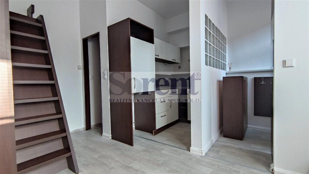 Prodej pěkného prostoru o výměře 26m2, v centru města, ulice J.Š.Baara., obrázek č. 2