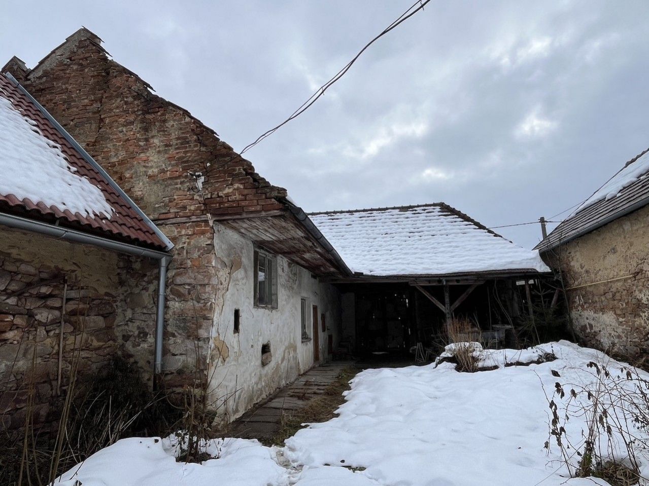 Dům s uzavřeným dvorem v obci Rohozná u Jihlavy, obrázek č. 2