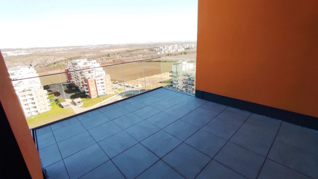 Prodej prostorného bytu 3+kk s terasou a garážovým stáním v novostavbě Kaskády Barrandov XI, obrázek č. 2