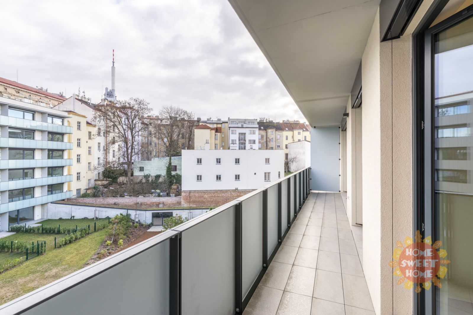 Prostorný byt 3+kk k pronájmu (67 m2), balkon, garáž, Žižkov - Seifertova, obrázek č. 3