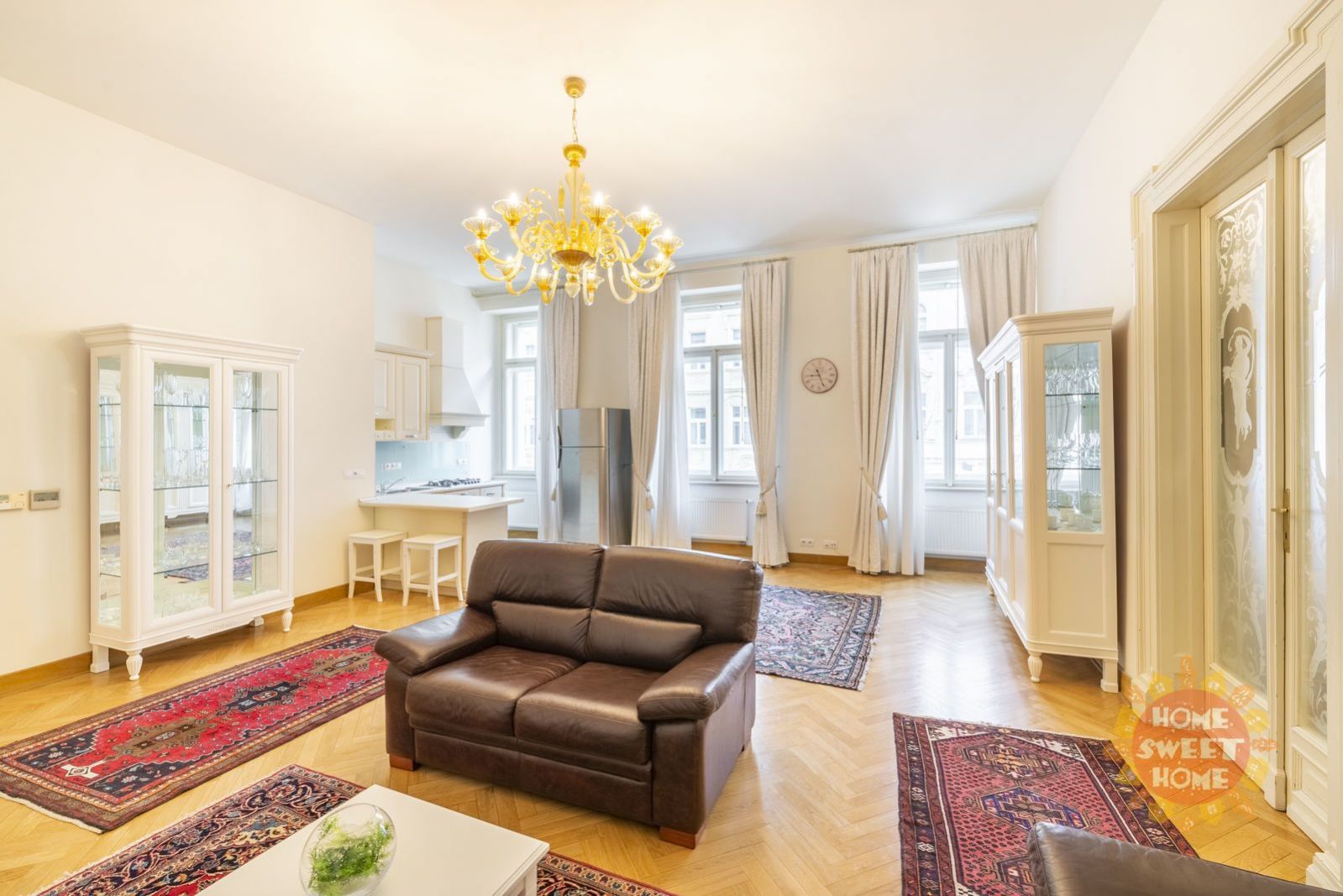 Pronájem Praha, luxusní kompletně zařízený byt 3+kk, 94m2, bazén, klimatizace, Vinohrady