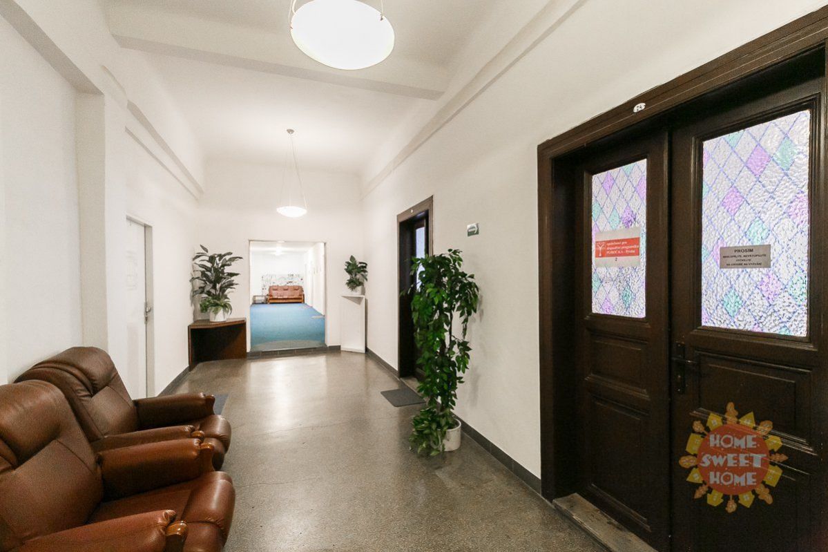 Částečně zařízené kancelářské prostory, 20m2, ulice Petrohradská, Vršovice., obrázek č.6