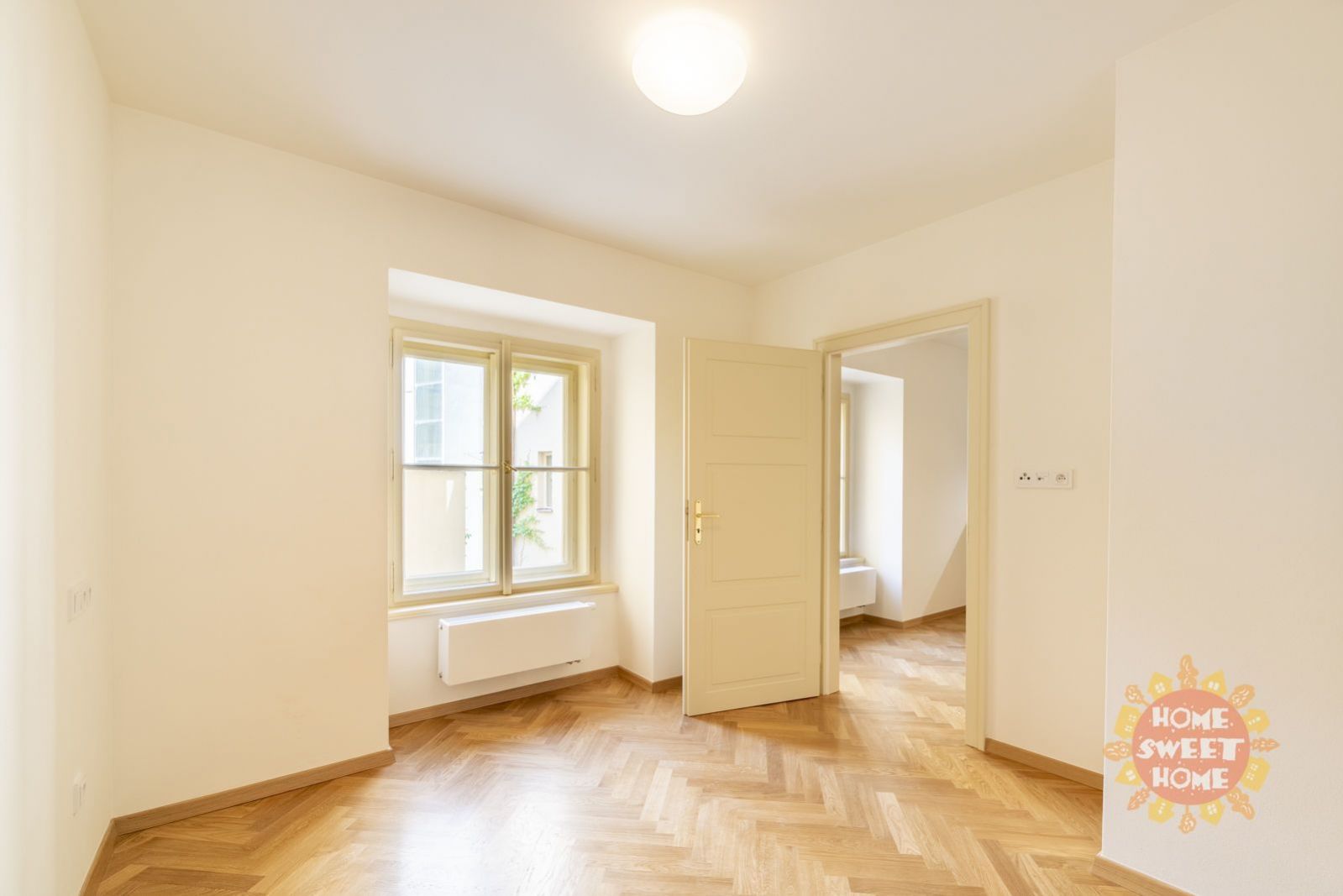 Praha 1, pronájem nezařízeného slunného bytu 2+kk (37 m2), atraktivní místo, ul.Kozí, obrázek č. 3