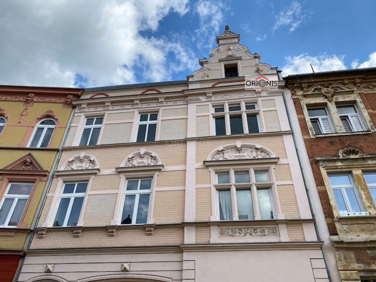 Prodej řadového nájemního domu, Chomutovská, Jirkov, obrázek č. 1