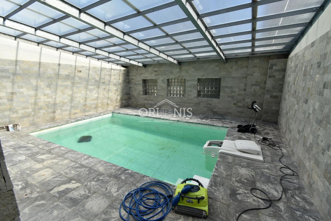  Prodeje  dvougeneračního domu s vyhřívaným bazénem v Teplicích, obrázek č. 3