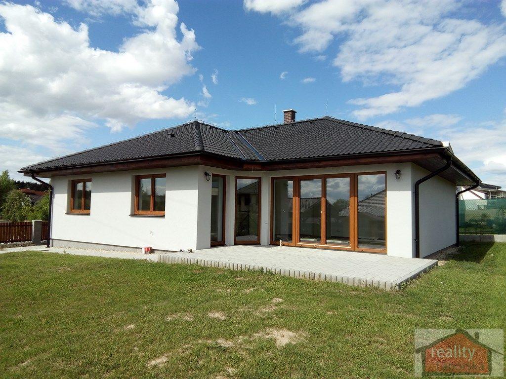 Novostavba RD typu bungalov 4+kk s možností úprav interiéru, Babice, Praha východ