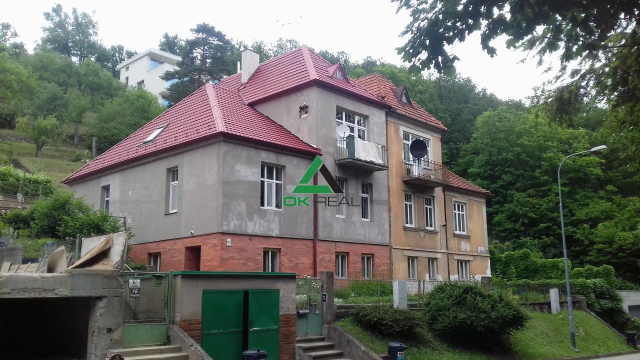 Rohový rodinný dům Brno - Kohoutovice - CP 1186m2 - zahrada 849m2 - garáž