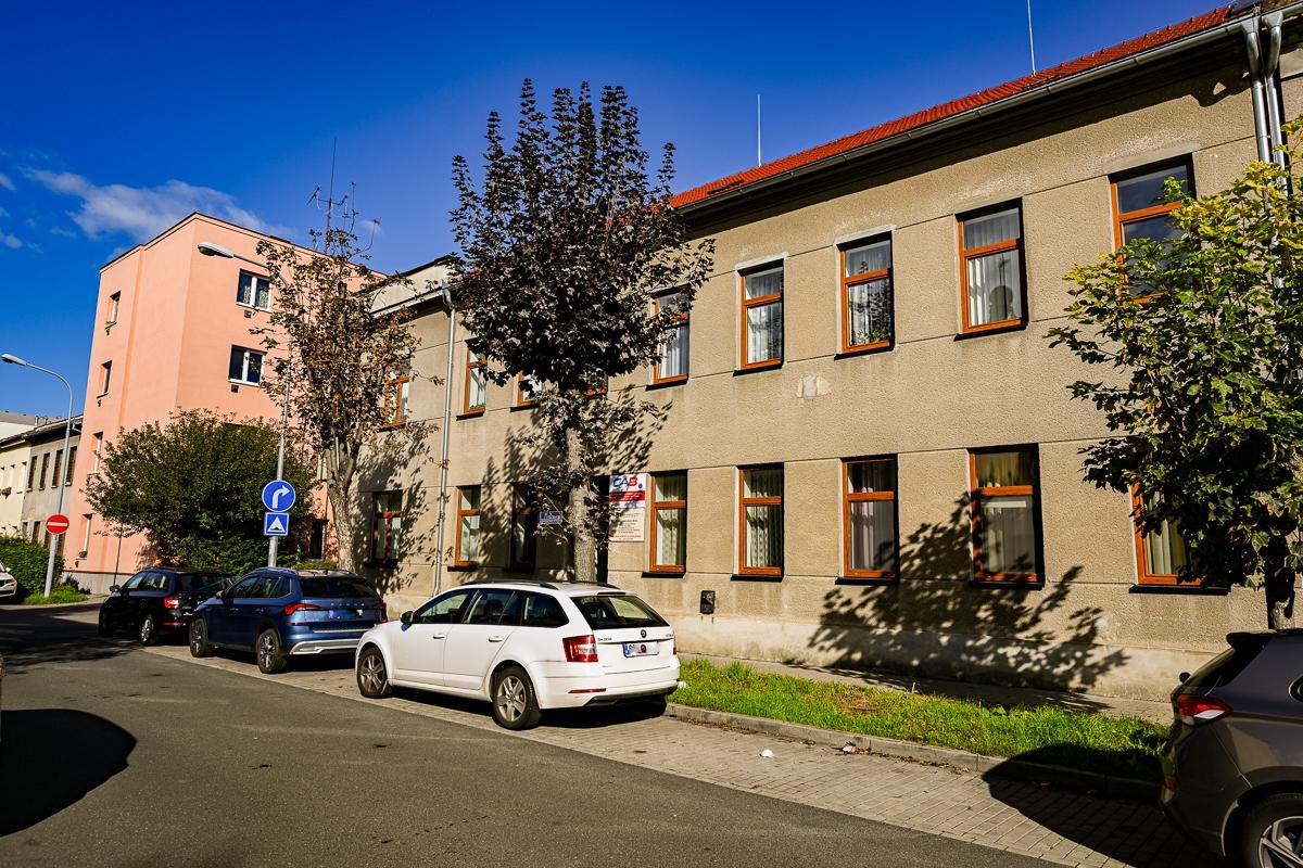 Bytový dům s administrací - Brno - Židenice - ulice  Eimova - dvůr - zahrada, obrázek č. 2