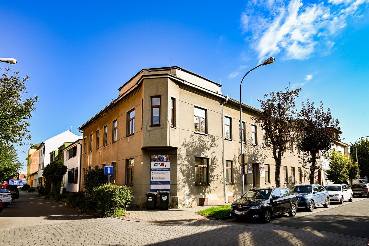 Prodej objektu  bydlení s administrací - Brno - Židenice - ulice Eimova - cihla - zahrada - dvůr, obrázek č. 2