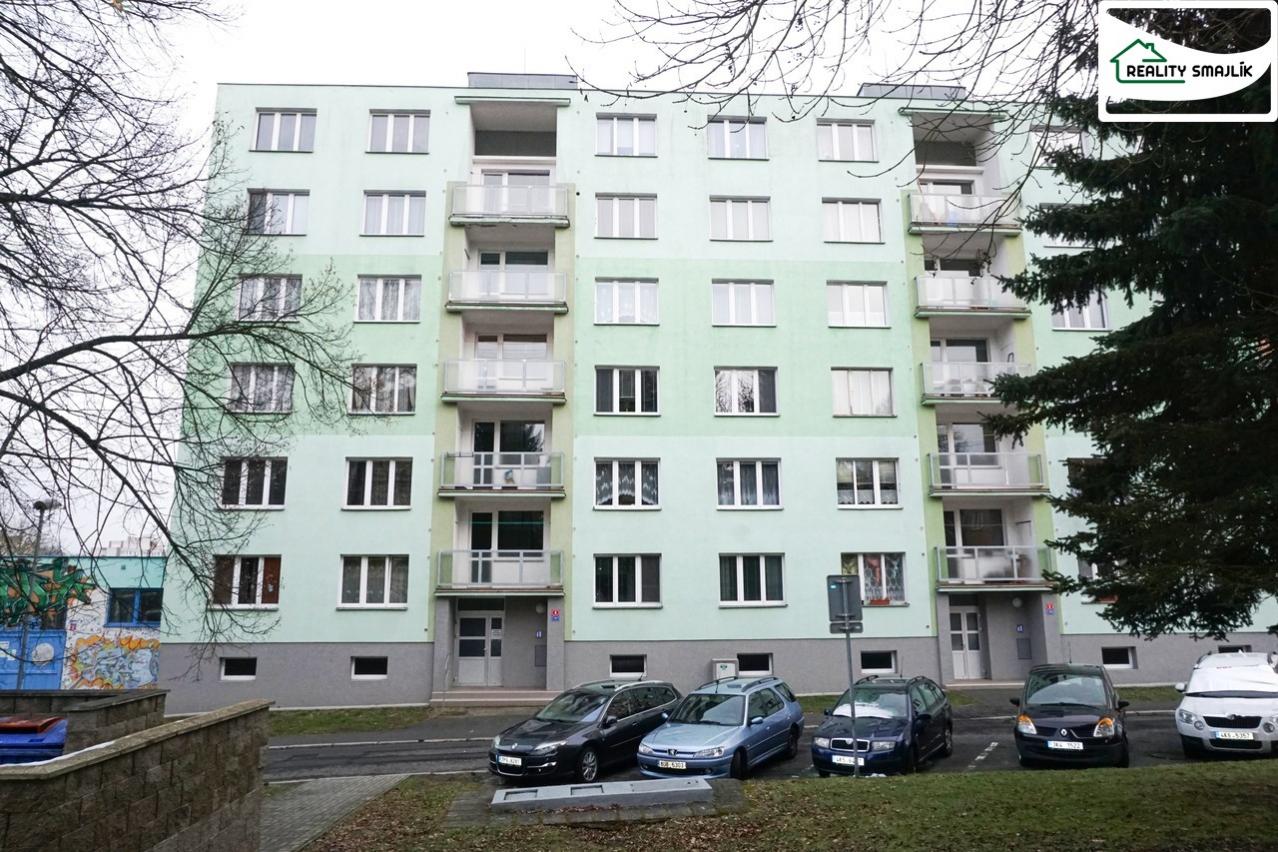 Zrekonstruovaný byt 2+1 s balkonem, 68 m2, ul. Stavbařů, sídliště Skalka Cheb