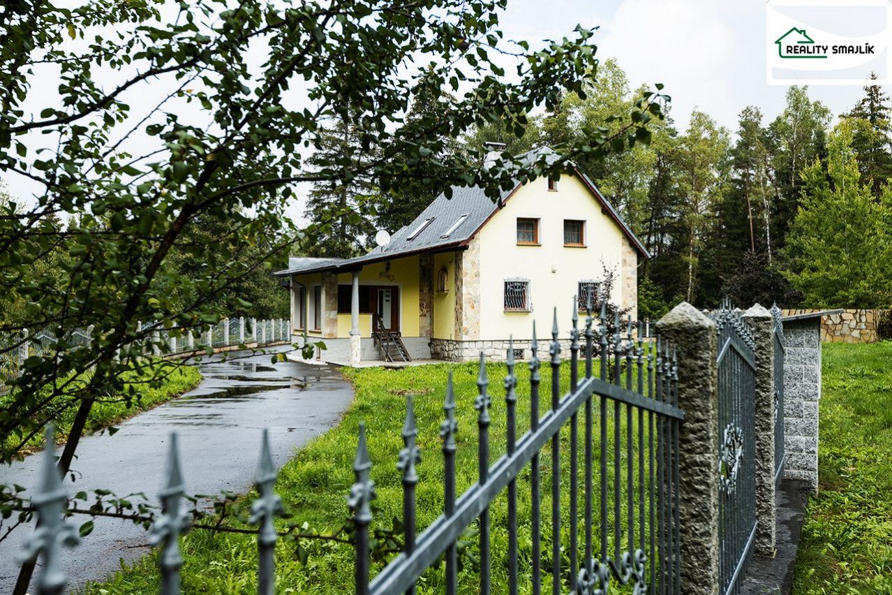 Rodinný dům, 4-garáž, pozemek 1839 m2, Plesná