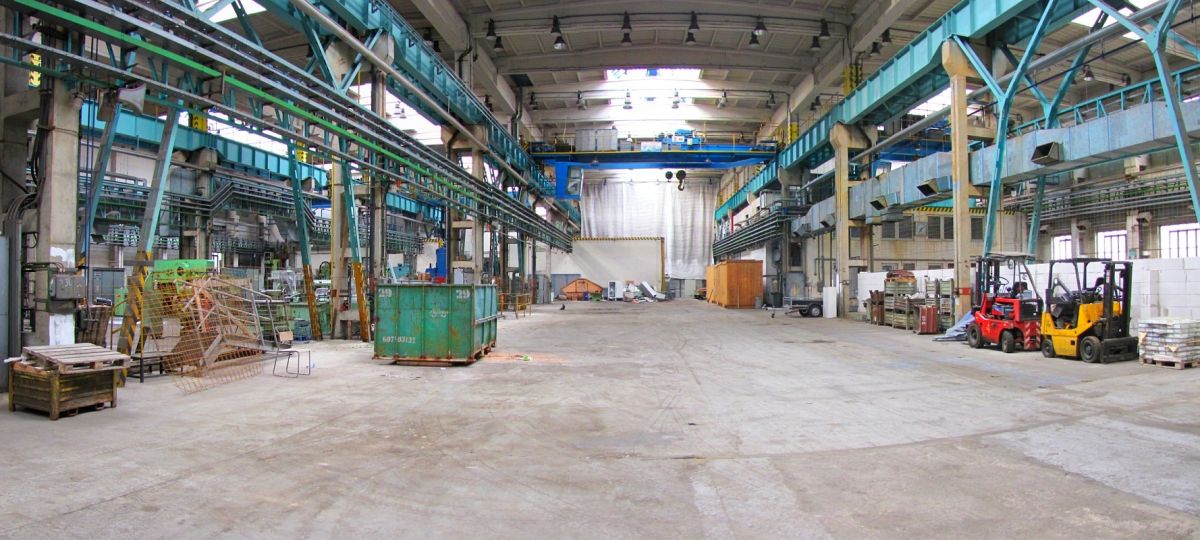 NÁJEM skladově-výrobní haly 1600 až 3200 m2, Praha 5
