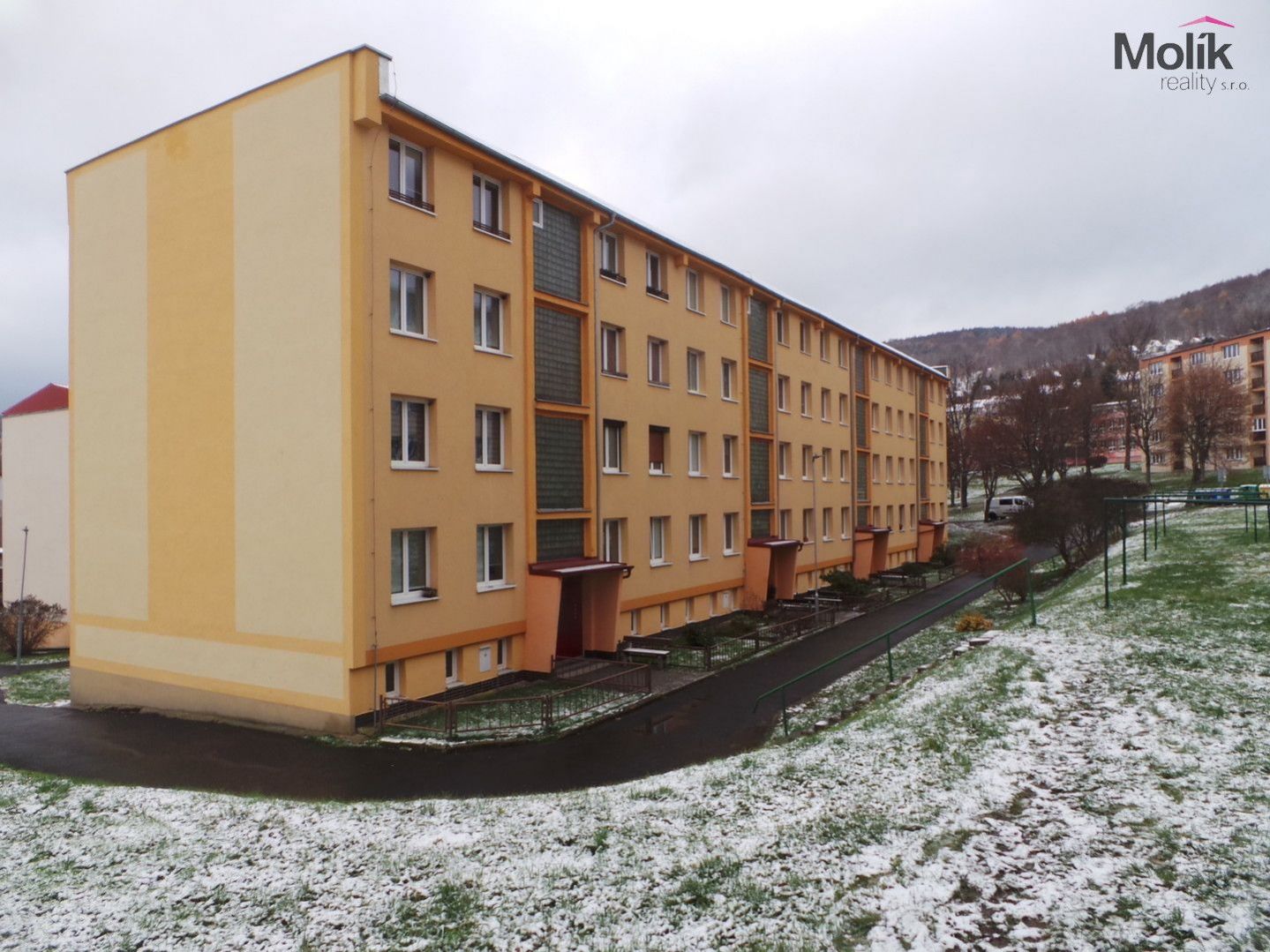 Pronájem bytové jednotky 3+1, 53 m2, Meziboří - ulice Komenského, obrázek č. 1