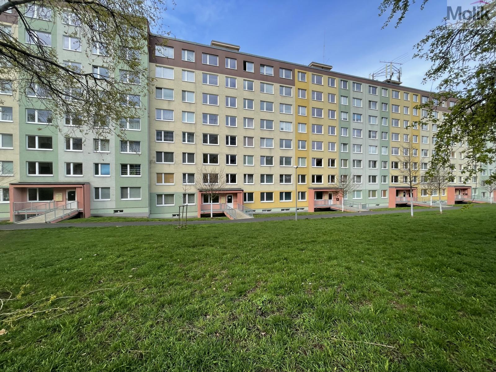 Prodej bytu 4 + 1 se zasklenou lodžií, ul. Česká, Most, 83 m2, obrázek č. 1
