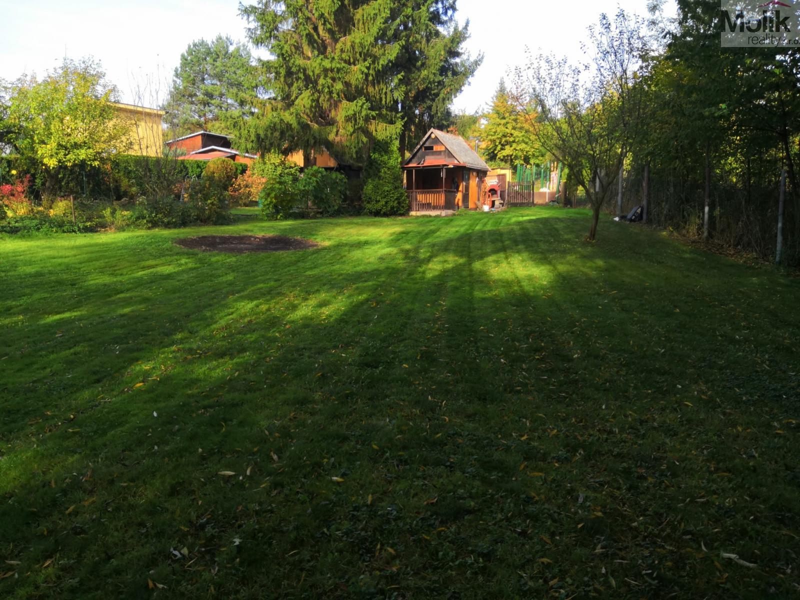K prodeji chata ( 20 m2) se zahradou (566 m2)  v obci Hrob, obrázek č. 2