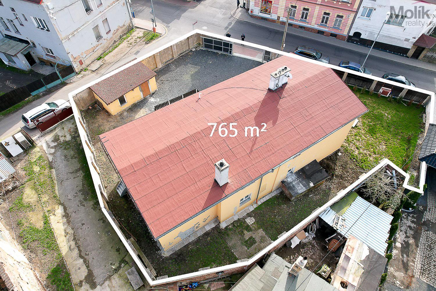 Rodinný dům se dvěma bytovými jednotkami 4+1 a 3+kk (255 m2) Dubí - Pozorka, ul. Střední 13/4., obrázek č. 2