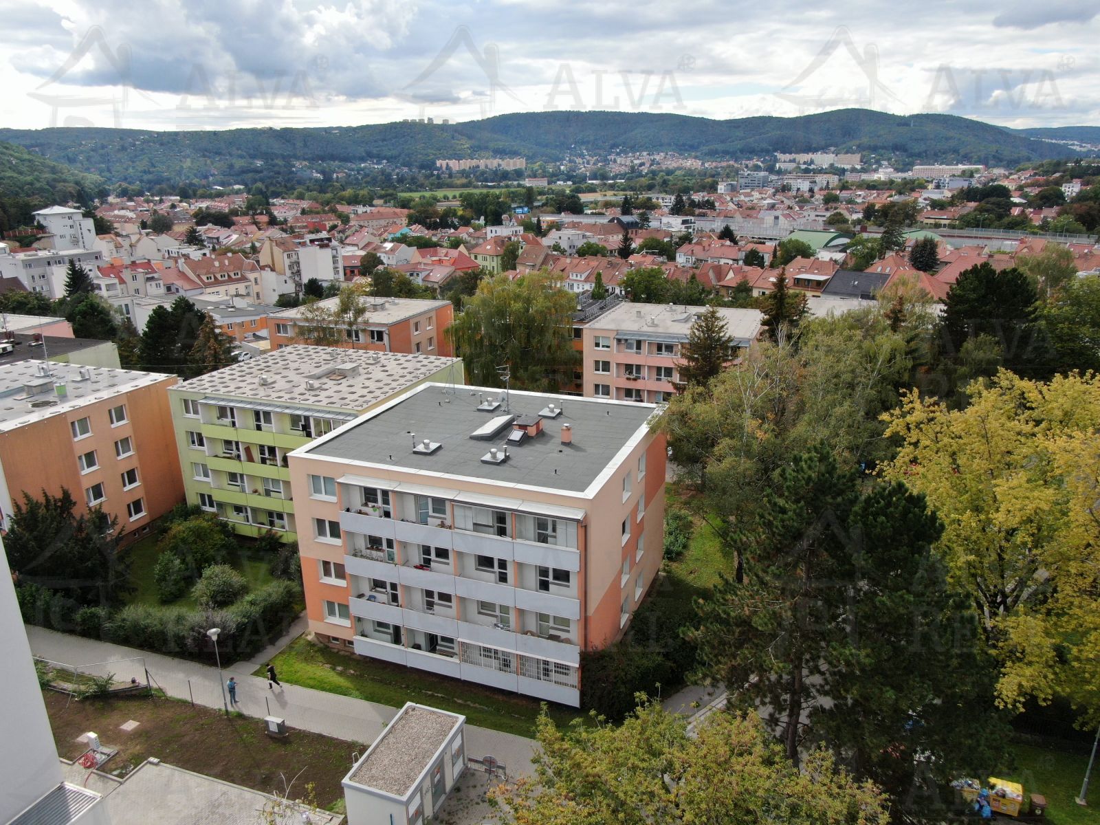Prodej bytu v 3+1 v Brně - Žabovřeskách, ul. Kubánská, 1.NP, 70 m2, 2 balkony., obrázek č. 1